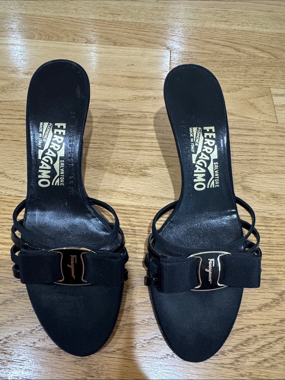 Salvatore Ferragamo Black Vara Bow Strappy Slide Sandals